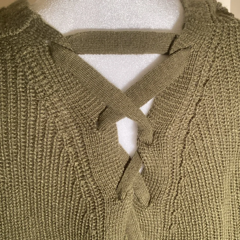 🍋 Art Class olive cardigan with unique braided back detail, medium (7/8) - Picture 3 of 5